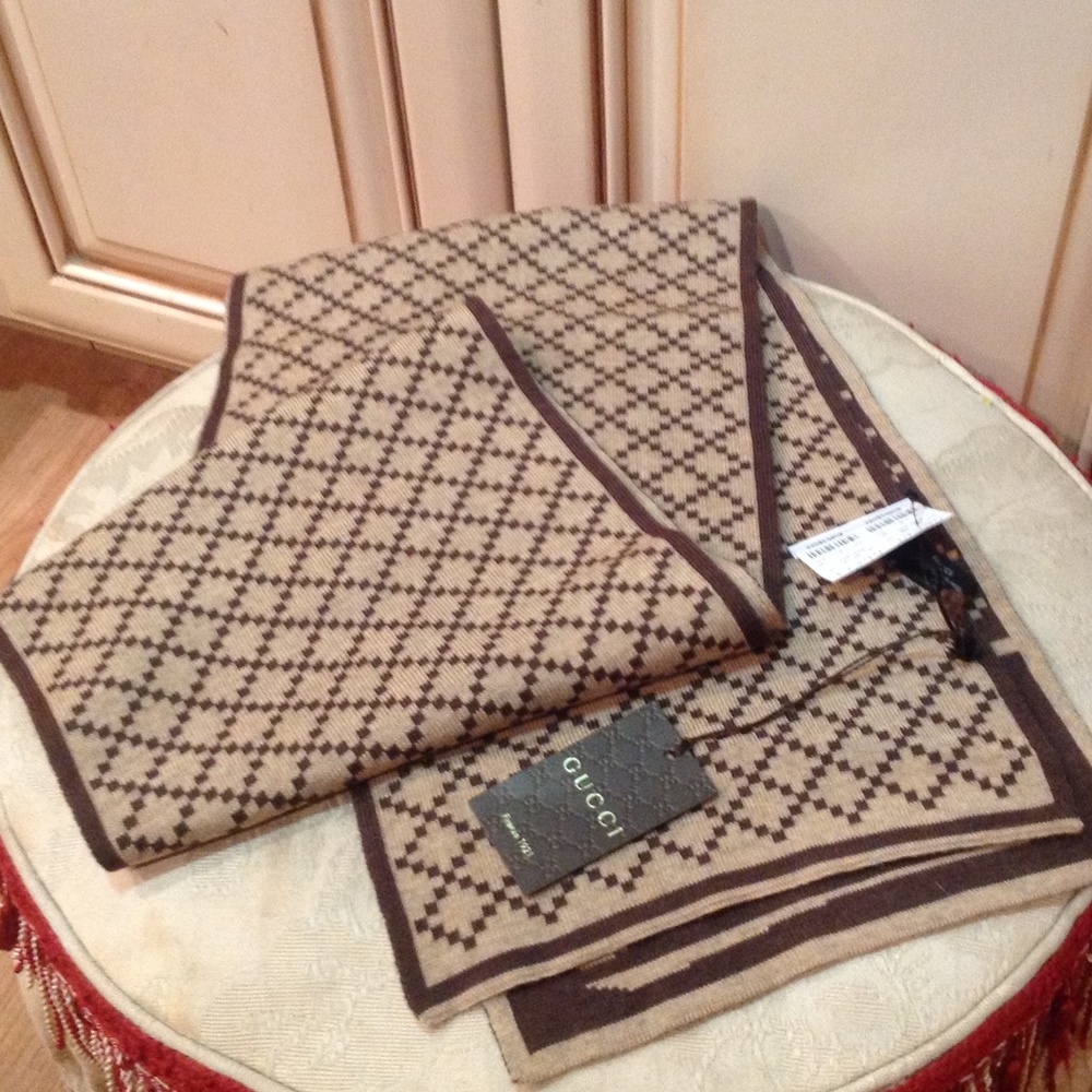 new  Gucci brown wool scarf with tag - Picture 3 of 5